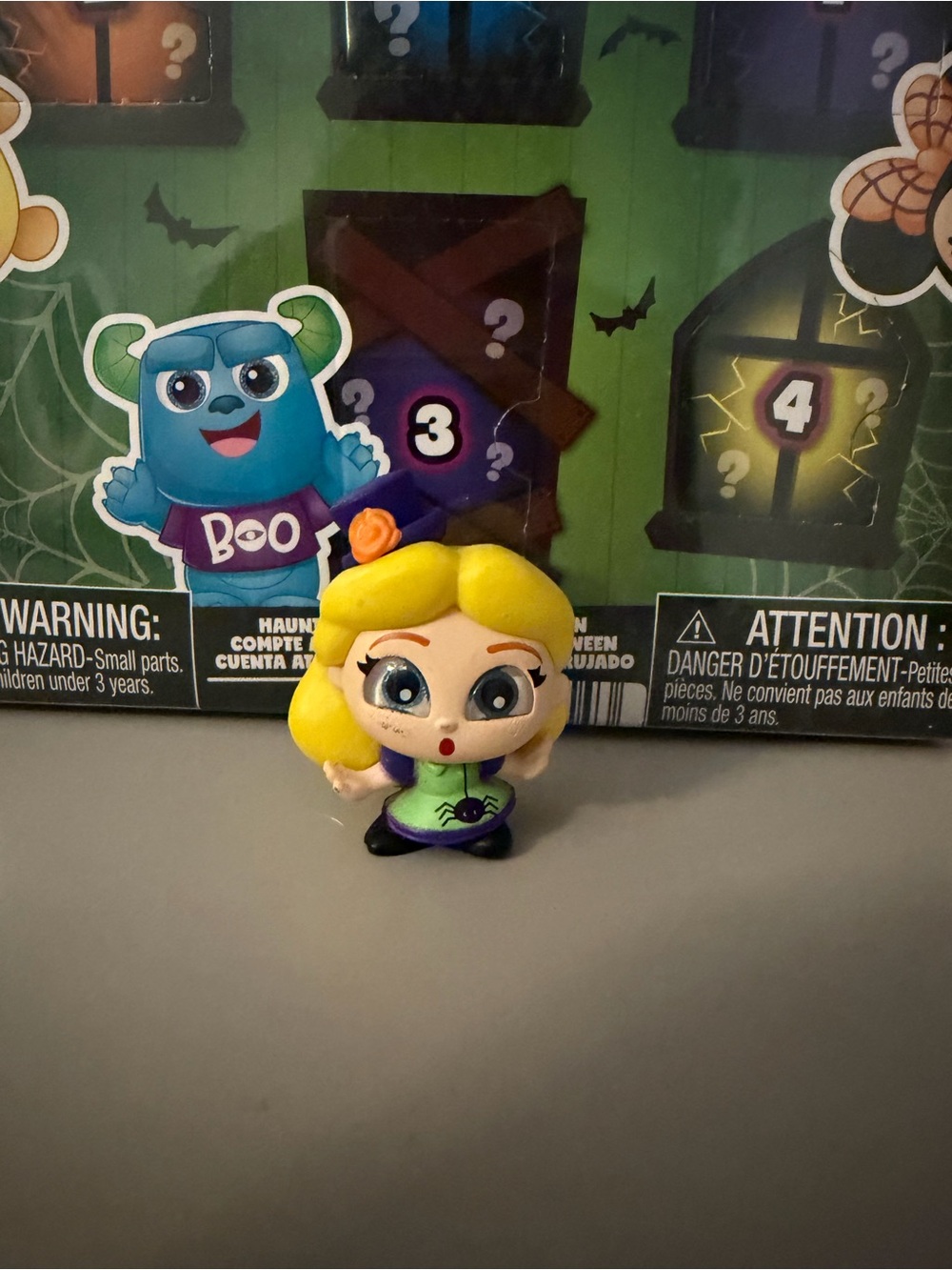 Disney Doorables Haunted Halloween 2026 Alice in Wonderland - Picture 2 of 4